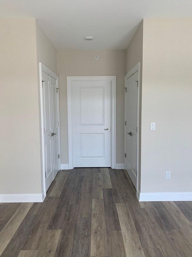 One Dutchess Luxury Waterfront 1, 2, & 3 Bedroom Apartments homes, Poughkeepsie, NY 12601 - photo 7