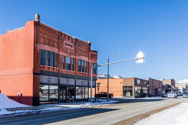 Downtown Anaconda is full of brick Italianate buildings.