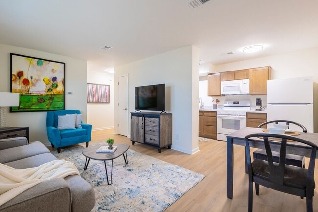 Trifecta on Red Mile - Newly Renovated!, Lexington, KY 40504 - photo 2