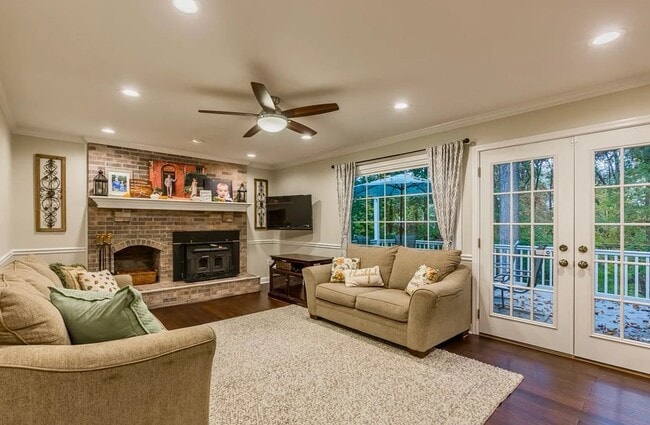 15509 Barrington Place, Dumfries, VA 22025 - photo 4