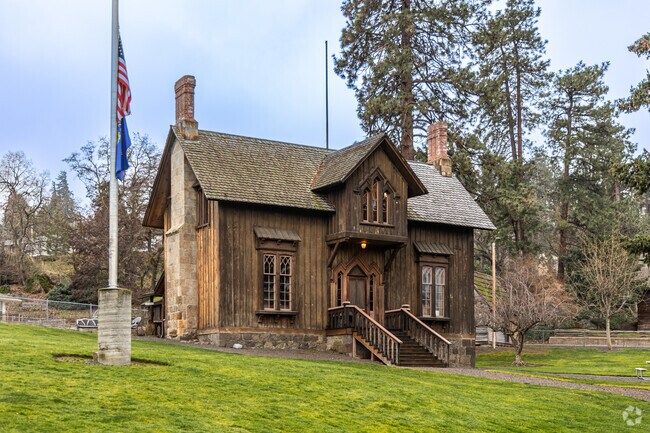 The Dalles Museum and Anderson Homestead provdes a history of the city and it's origins.