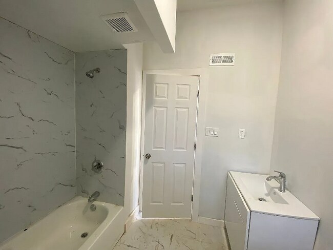 260 W Johnson St unit 3L, Philadelphia, PA 19144 - photo 4