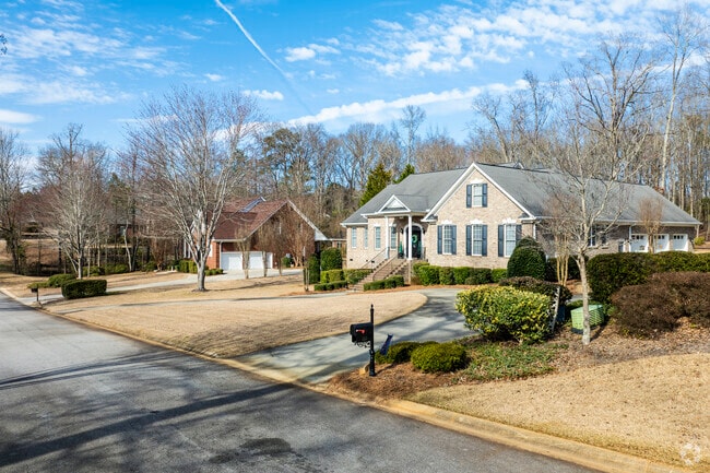 Autumn Oaks in Oak Grove features all underground utility lines.
