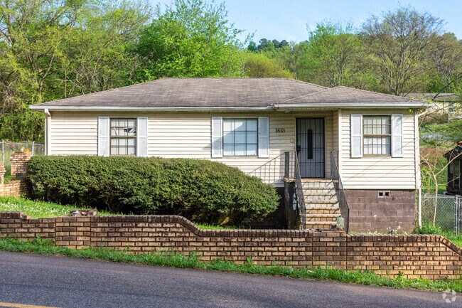 Prairie-style home in Mason City adds charm to the neighborhood.