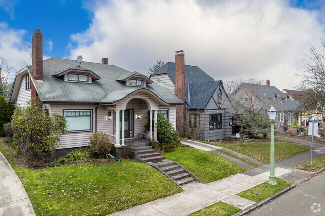 Single family homes in the neighborhood of Arbor Lodge, Oregon.