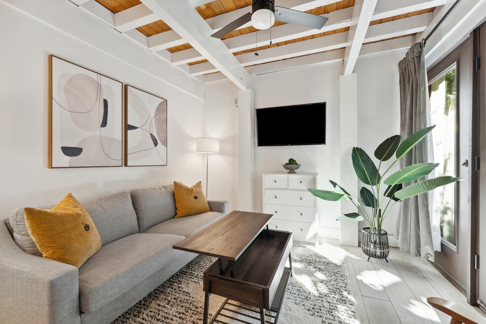 33 Cannon St unit 403, Charleston, SC 29403 - photo 1