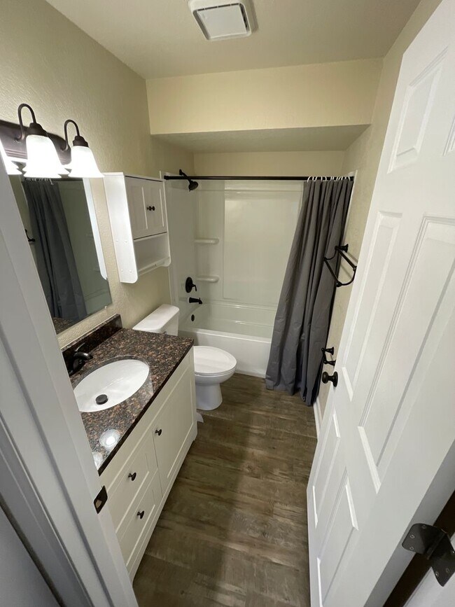 Marshfield Columns, Marshfield, WI 54449 - photo 5