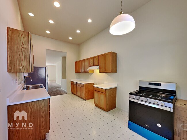 5518 Spandrell Cir, Sparks, NV 89436 - photo 5