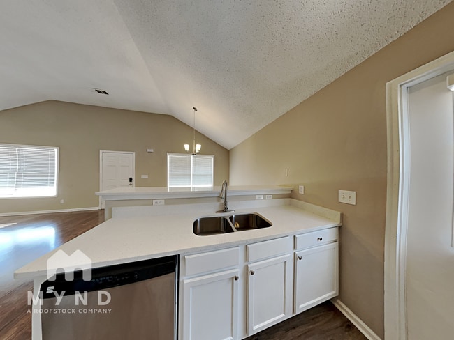 3940 Cypress Pointe Dr, Union City, GA 30291 - photo 6