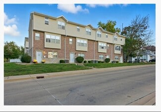 908 Buchanan Ave Unit A, Charleston, IL 61920