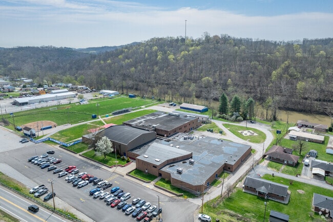 Elkview Middle emphasizes academic excellence, with a focus on STEM education.