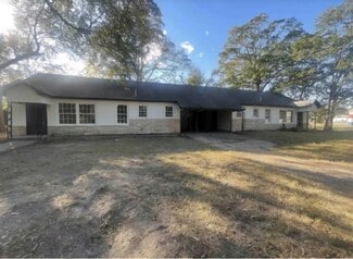2404 S Walnut St, Pine Bluff, AR 71601