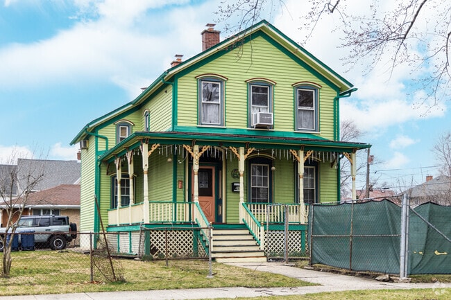 Maywood is known for a number of historic homes from the late 1800's and early 1900's.