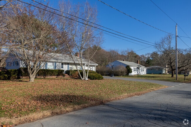 Rows of ranch homes line the streets of Lakeville.