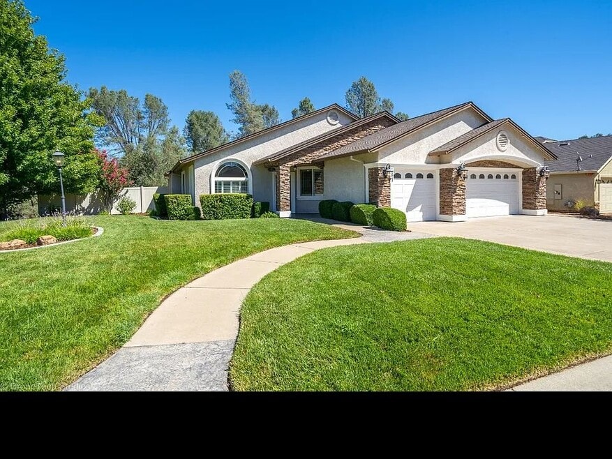 461 Spire Point Dr, Redding, CA 96003 - photo 1