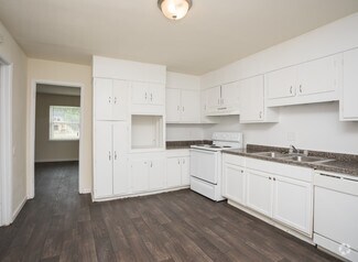 1951 Southampton Rd, College Park, GA 30349