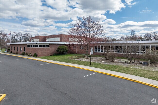 Adamsville School serves students grades K-4.