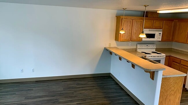 1131 2nd St NW, Salem, OR 97304 - photo 6