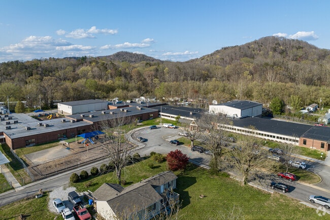 Lake City Elementary received a grade of C+ on Niche.