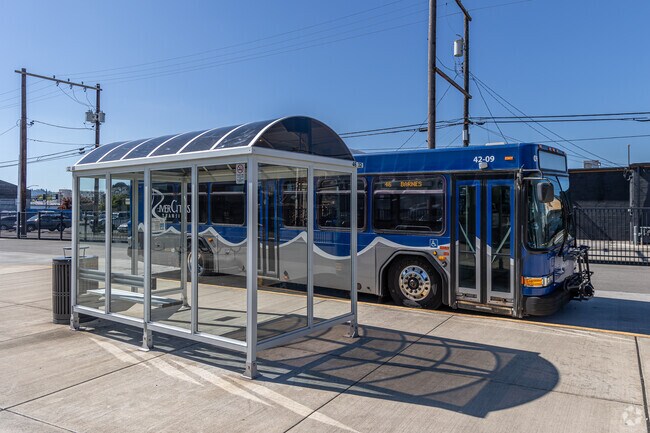 River Cities Transit buses connect at the nearby Downtown Transit Center.
