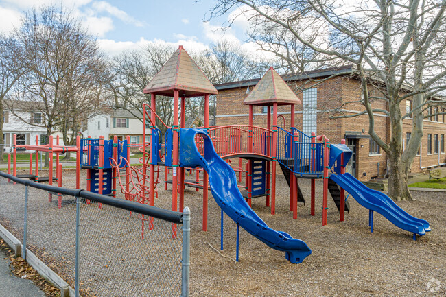 St. Stephen School is a private school located in Grand Rapids, Michigan.
