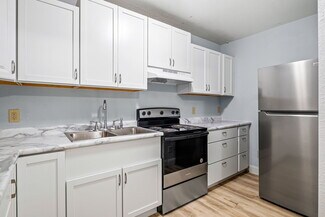 933 University Ave W, Saint Paul, MN 55104