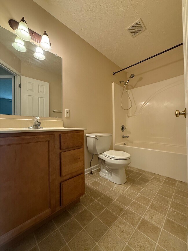 4816 N Ashcroft Ln, Bloomington, IN 47404 - photo 2