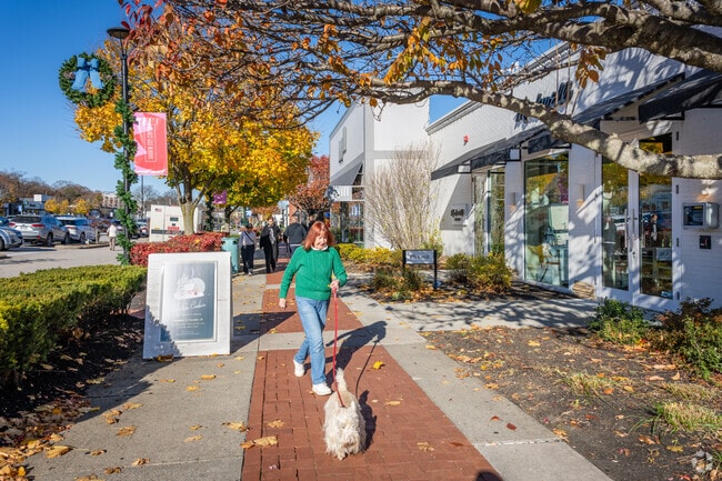 Garden City Center near Eden Park is perfect for a stroll with your pup and some shopping.