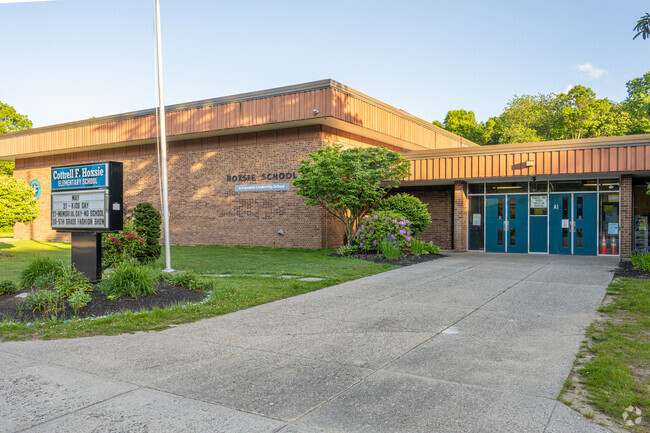 Hoxie Elementary School is located right in the heart of this Warwick suburb.