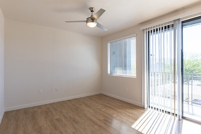 View 32, Phoenix, AZ 85028 - photo 5