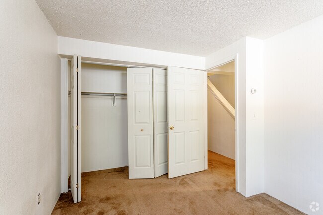 2BR, 1BA - 900 SF (Downstairs Unit)