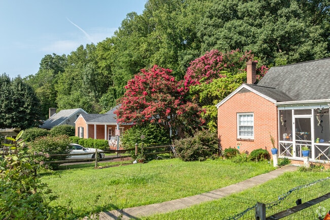 Ranches and bungalows  make up most of the residences in Fry's Spring.