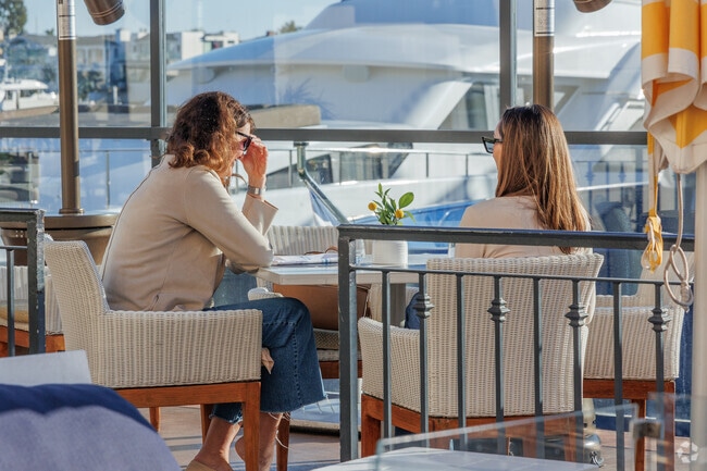 Bayshores residents can walk to the Balboa Bay Club for fine dining on the water's edge.
