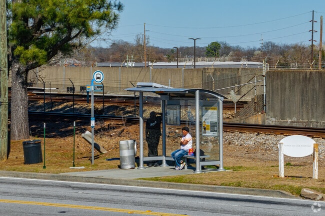 Center Park residents can catch the MARTA Bus at many conveniently located bus stops.