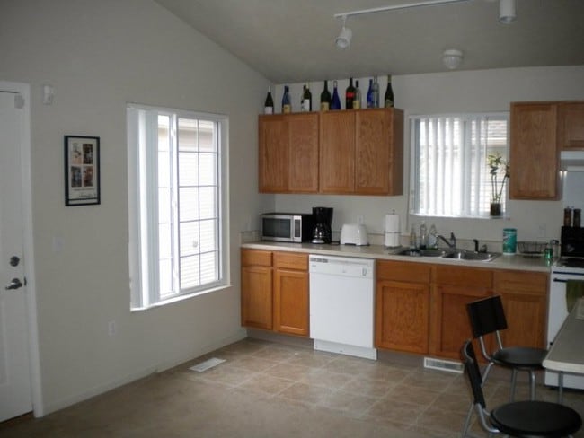 Kendall Ridge South, Kalamazoo, MI 49006 - photo 3