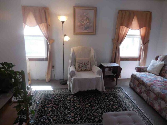 19 Water St unit 19 Water Street, Easthampton, MA 01027 - photo 5