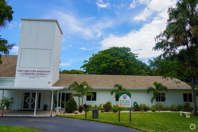 The entrance to Elite Academy School of Excellence in Oakland Park, FL.