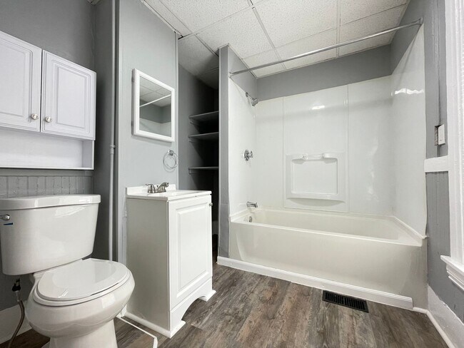 421 Spruce St unit 1, Manchester, NH 03103 - photo 6