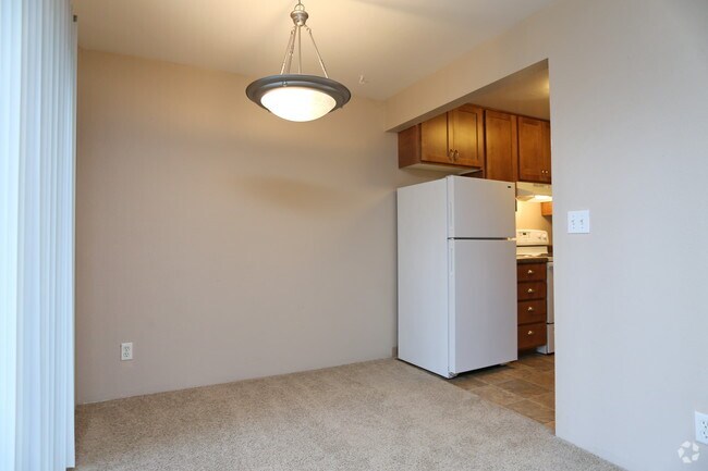 1 BR-Dining Area