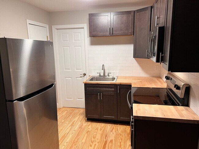 35 N Colony St unit 3, Wallingford, CT 06492 - photo 7