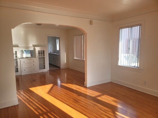 Living Room / Dining