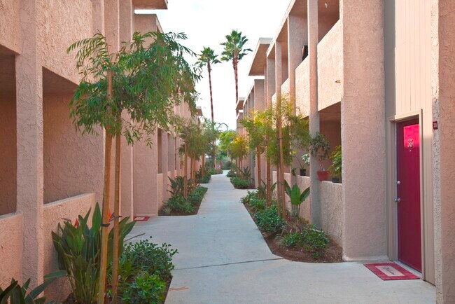 130 Woodruff Apartments, Bellflower, CA 90706 - photo 2