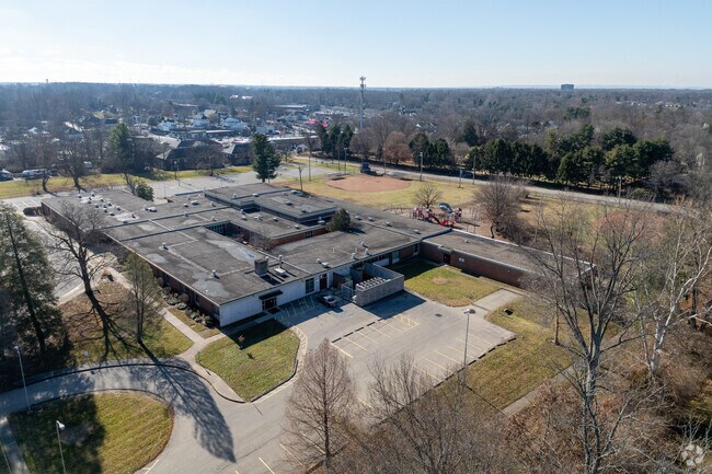 The student population of Middletown Elementary is 512 and the school serves PK-5.