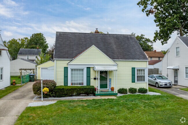 Cape Cods are very charming and well-kept in Cuyahoga Falls.