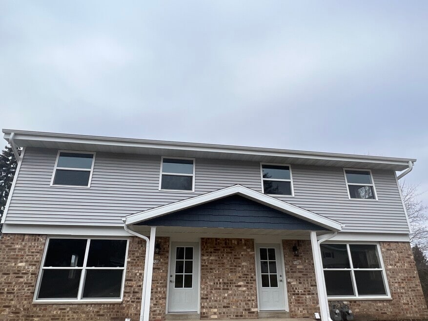 520 Van Dyke Ave unit 520, Ripon, WI 54971 - photo 1