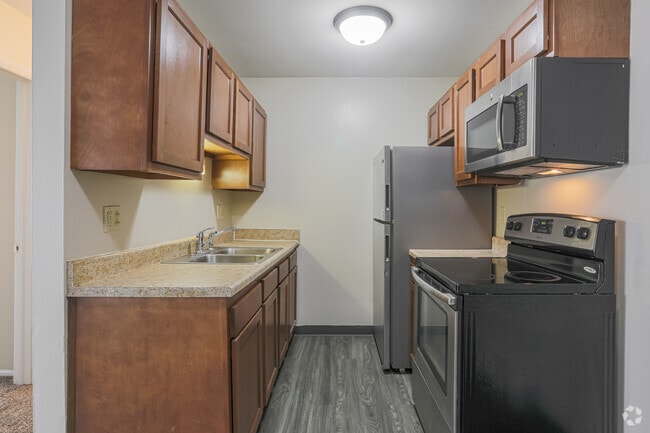 1 BR, 1 BA - Kitchen