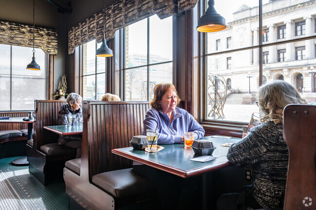 Manitowoc's Courthouse Pub is a great place to meet with friends.