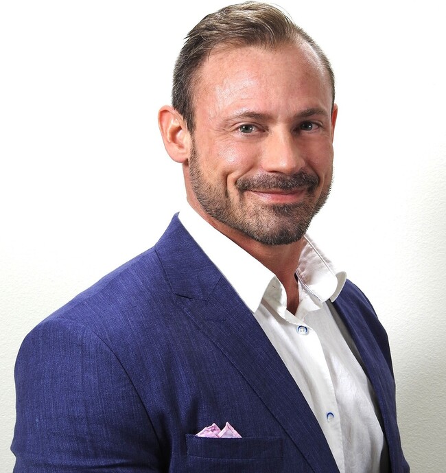 Agent Photo