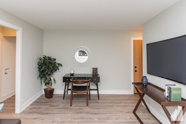 520 W Surf St unit 410, Chicago, IL 60657 - photo 5
