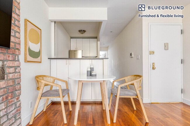 39 E 1st St unit FL2-ID1035, New York, NY 10003 - photo 5